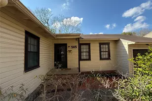565 24th St, Beaumont, TX 77707 - Photo 1