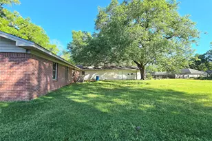 607 S Main St, Dayton, TX 77535 - Photo 33