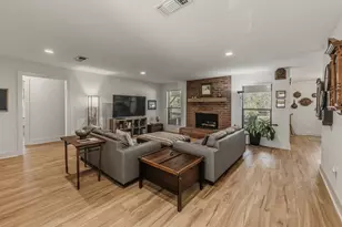 1905 Rollingwood Dr, Huntsville, TX 77340 - Photo 5