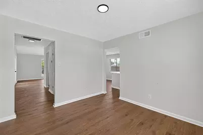 10102 Old Towne Lane, Sugar Land, TX 77498 - Photo 11