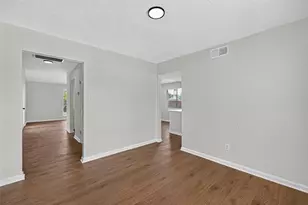 10102 Old Towne Ln, Sugar Land, TX 77498 - Photo 11