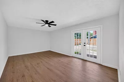 10102 Old Towne Lane, Sugar Land, TX 77498 - Photo 9