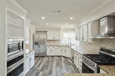 102 Springs Edge Drive, Montgomery, TX 77356 - Photo 9