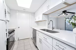 3921 Tanglewilde St, Houston, TX 77063 - Photo 11