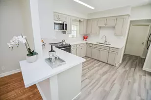 1613 Mulcahy St, Rosenberg, TX 77471 - Photo 3