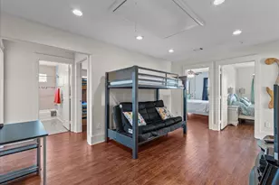 2564 E Bayshore Dr, Dickinson, TX 77539 - Photo 33