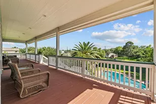 2564 E Bayshore Dr, Dickinson, TX 77539 - Photo 35