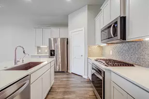 10026 Angelina Woods Ln, Conroe, TX 77384 - Photo 7