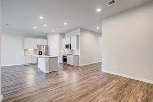 10026 Angelina Woods Ln, Conroe, TX 77384 - Photo 9