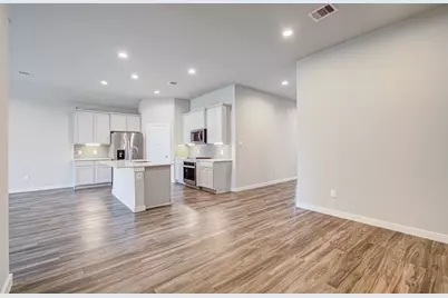 10026 Angelina Woods Lane, Conroe, TX 77384 - Photo 9