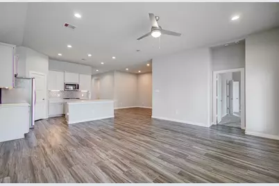 10026 Angelina Woods Lane, Conroe, TX 77384 - Photo 11