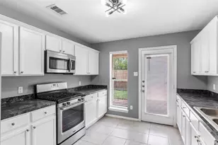 1815 Sherwood Forest Cir, League City, TX 77573 - Photo 11