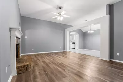 1815 Sherwood Forest Circle, League City, TX 77573 - Photo 5