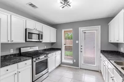1815 Sherwood Forest Circle, League City, TX 77573 - Photo 11
