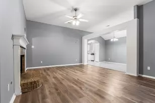 1815 Sherwood Forest Cir, League City, TX 77573 - Photo 5