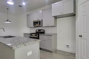 8308 Prairie View Dr, Houston, TX 77088 - Photo 7