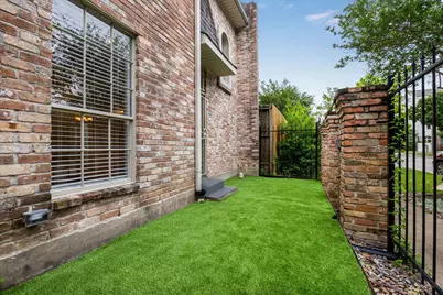 2511 Commonwealth Street, Houston, TX 77006 - Photo 3
