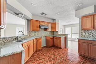 11006 Landsbury Ct, Houston, TX 77099 - Photo 13