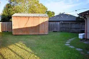 10915 Linwood Ct, La Porte, TX 77571 - Photo 17