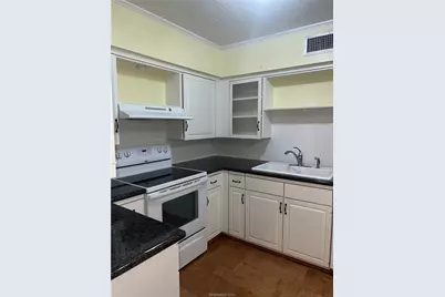 321 E Main Street E, Brenham, TX 77833 - Photo 7