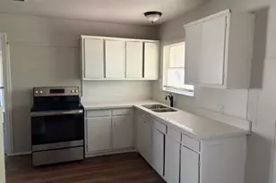 5782 Belcrest St, Houston, TX 77033 - Photo 3
