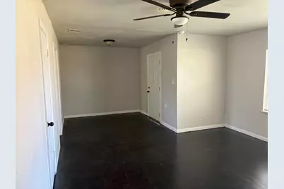5782 Belcrest Street, Houston, TX 77033 - Photo 9