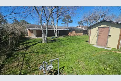 1621 Crestmont Drive, Stafford, TX 77477 - Photo 17