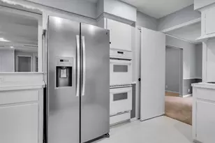 10042 Meadow Lake Ln, Houston, TX 77042 - Photo 15