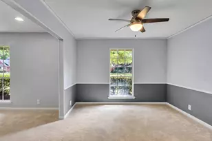 10042 Meadow Lake Ln, Houston, TX 77042 - Photo 11