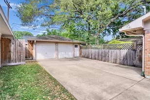 10042 Meadow Lake Ln, Houston, TX 77042 - Photo 41