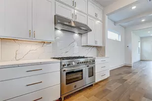 605 E 26th A St, Houston, TX 77008 - Photo 7