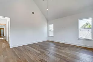 605 E 26th A St, Houston, TX 77008 - Photo 13