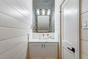 605 E 26th A St, Houston, TX 77008 - Photo 11