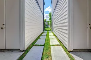 605 E 26th A St, Houston, TX 77008 - Photo 27