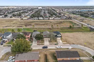 13615 Ambrose St, Houston, TX 77045 - Photo 33