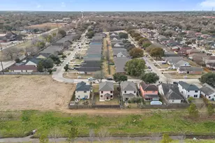 13615 Ambrose St, Houston, TX 77045 - Photo 31