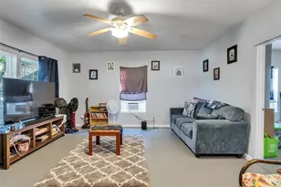 4323 Ave R 1/2, Galveston, TX 77550 - Photo 5