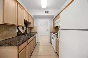 2255 Braeswood Park Dr, Houston, TX 77030 - Photo 13