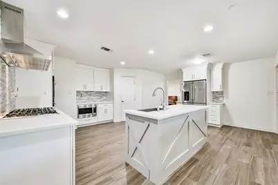 312 S 15th Street, La Porte, TX 77571 - Photo 9