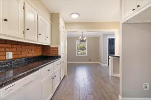 4701 W 43rd St, Houston, TX 77092 - Photo 9