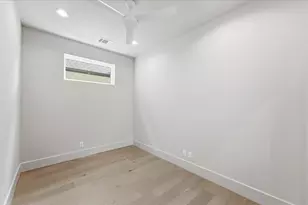 8555 Forum Dr, Houston, TX 77055 - Photo 15