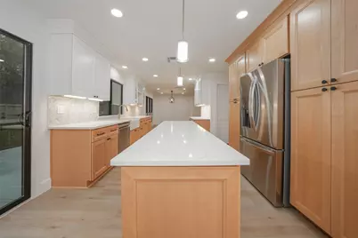 203 S Pathfinders Circle, Spring, TX 77381 - Photo 35