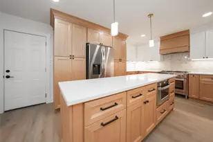 203 S Pathfinders Cir, The Woodlands, TX 77381 - Photo 39