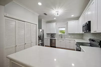 412 W 22nd Street, Houston, TX 77008 - Photo 11