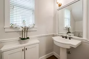 1248 W 22nd St, Houston, TX 77008 - Photo 9