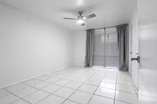 4643 Wild Indigo St, Houston, TX 77027 - Photo 7