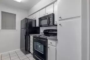 4643 Wild Indigo St, Houston, TX 77027 - Photo 5