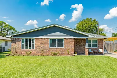 5206 6th Street, Danbury, TX 77534 - Photo 1