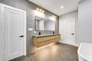 7827 Brandon St, Houston, TX 77051 - Photo 25