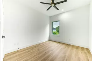 7827 Brandon St, Houston, TX 77051 - Photo 37